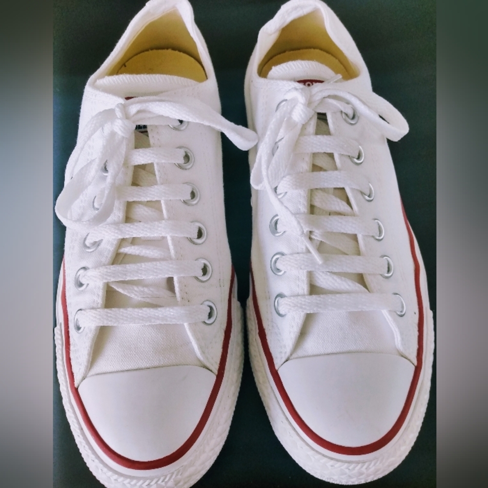 Converse White Sneakers Unisex 6 / 8
